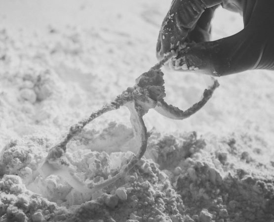 Alle Nachhaltigen Brillen fangen als Rohling zum abklopfen an, eine HEADRIX frisch aus dem 3D-Druck.