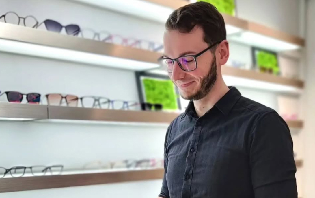 HEADRIX optik Laden 2 als Titel