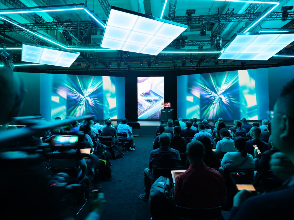 IFA 2025 -Monitore, Effekte, Lichter - Augenstress schon auf der PK  (Foto: IFA)