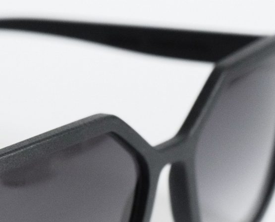 Sonnenbrille als Statement, wie wäre es mit der HEADRIX Universe in black