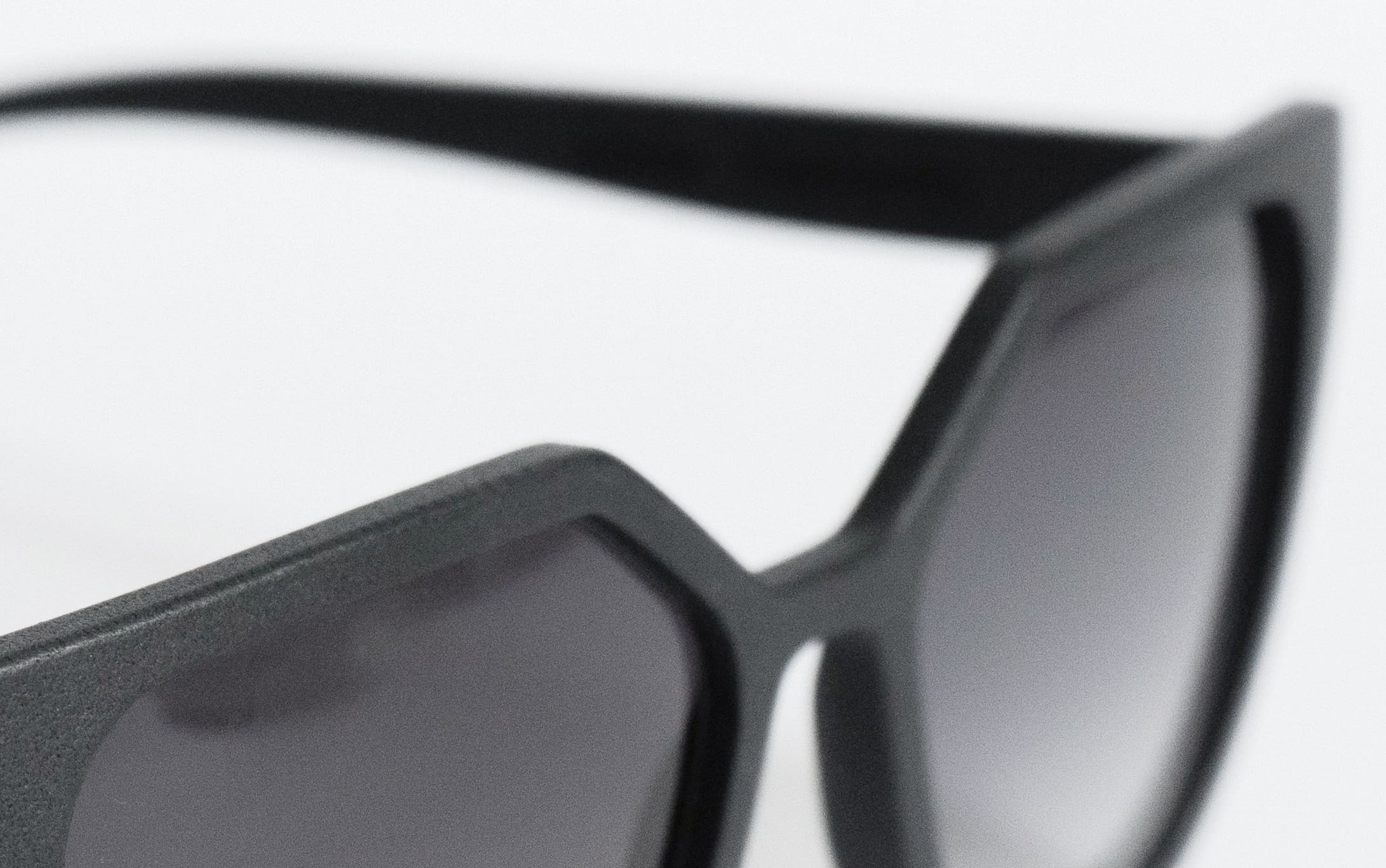 Sonnenbrille als Statement, wie wäre es mit der HEADRIX Universe in black